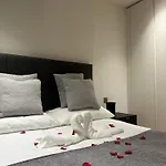 Luxury Apartment - 2 Minute Walk From The O2 Arena